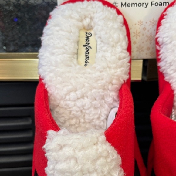 Dearfoams Christmas Red Santa Slippers w/Gold Bells Unisex SZ W 11-12; M 9-10 - Picture 7 of 16